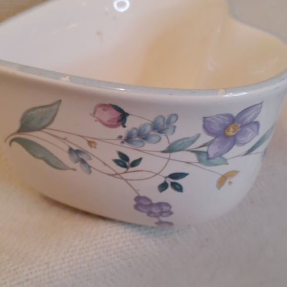 𝅺pfaltzgraff April Pattern Heart Shaped Stoneware - Picture 3 of 6